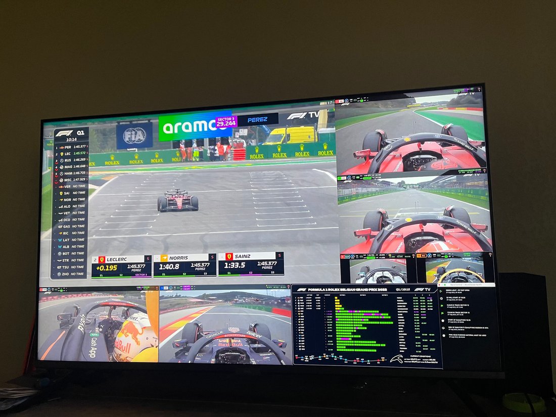 ChuckingTheVape's viewing setup